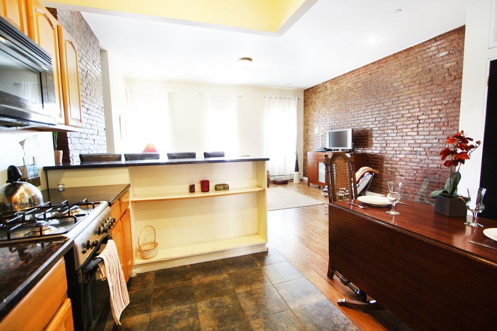 Luxury Living Suites New York Room photo