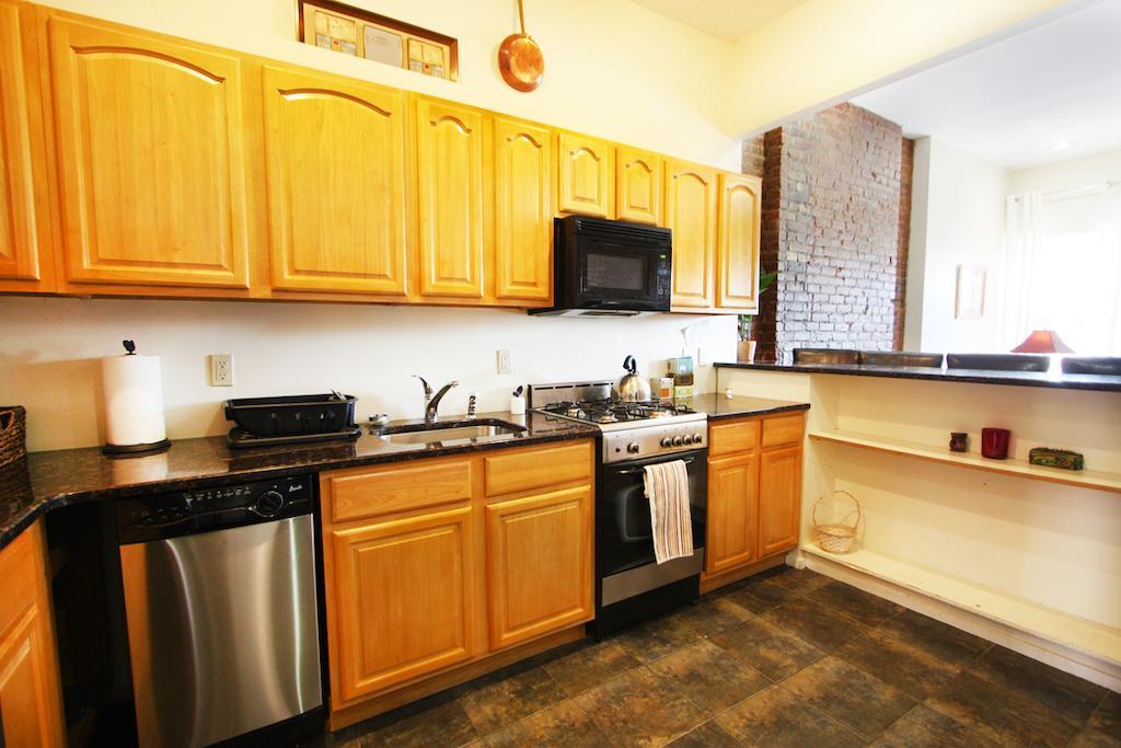 Luxury Living Suites New York Room photo
