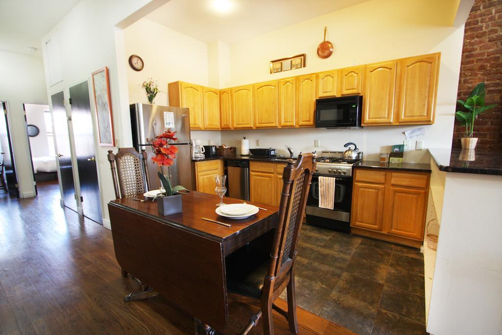Luxury Living Suites New York Room photo